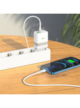Hoco Φορτιστής με Θύρα USB-A και Θύρα USB-C και Καλώδιο USB-C - Lightning 30W Power Delivery / Quick Charge 3.0 Λευκός (N21 Tops